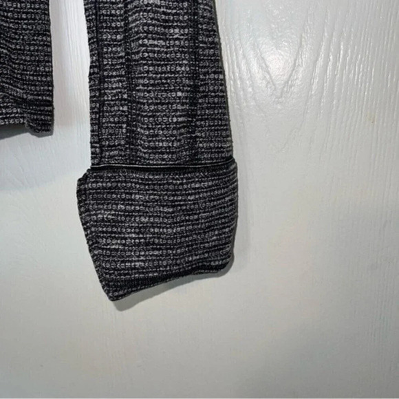Lululemon Run Briskly 1/2 Zip Size 8 - Picture 6 of 10